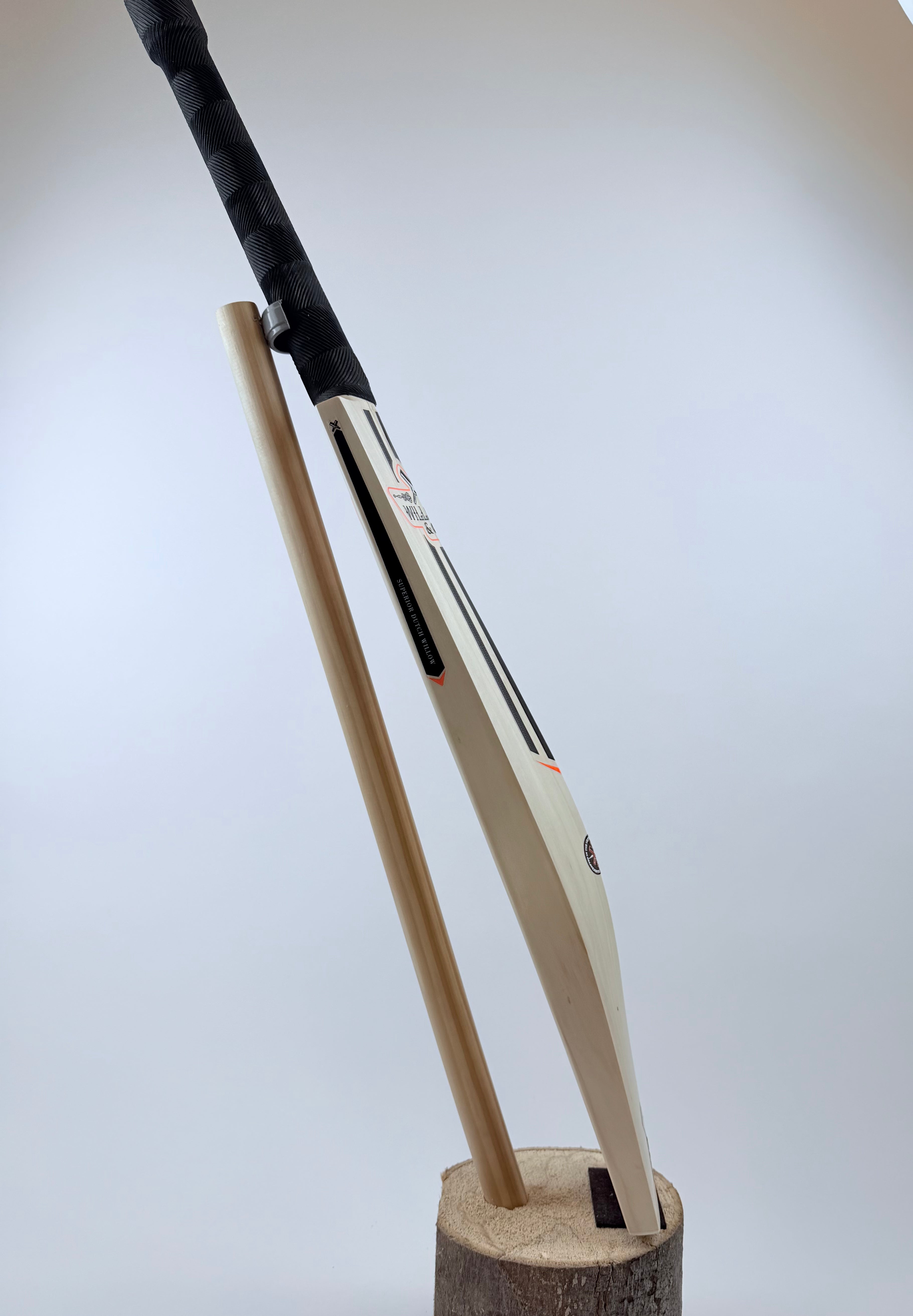 Pro Dutch Willow – Stock Bat 12 | 2lb 11oz | Mid Profile | 36mm Edges