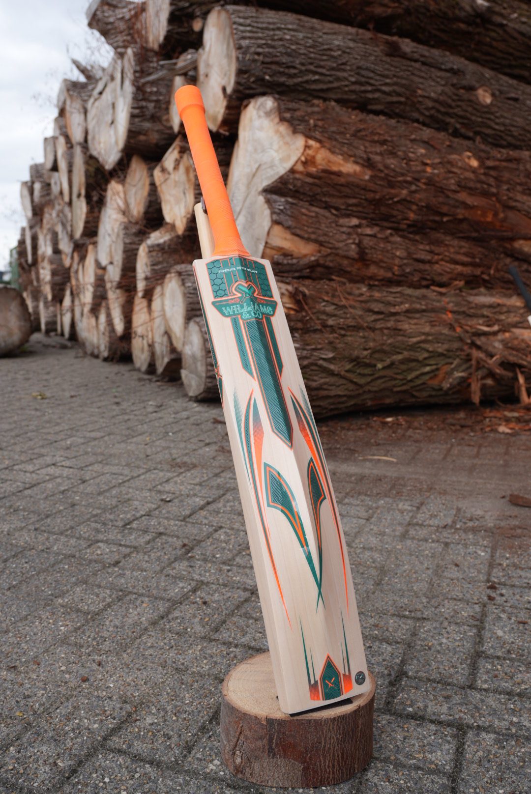 My custom dutch willow cricket bat
